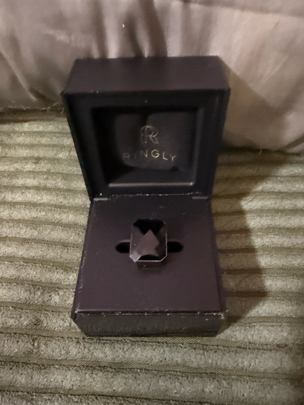 Ringly notification ring Black faceted Onyx stone